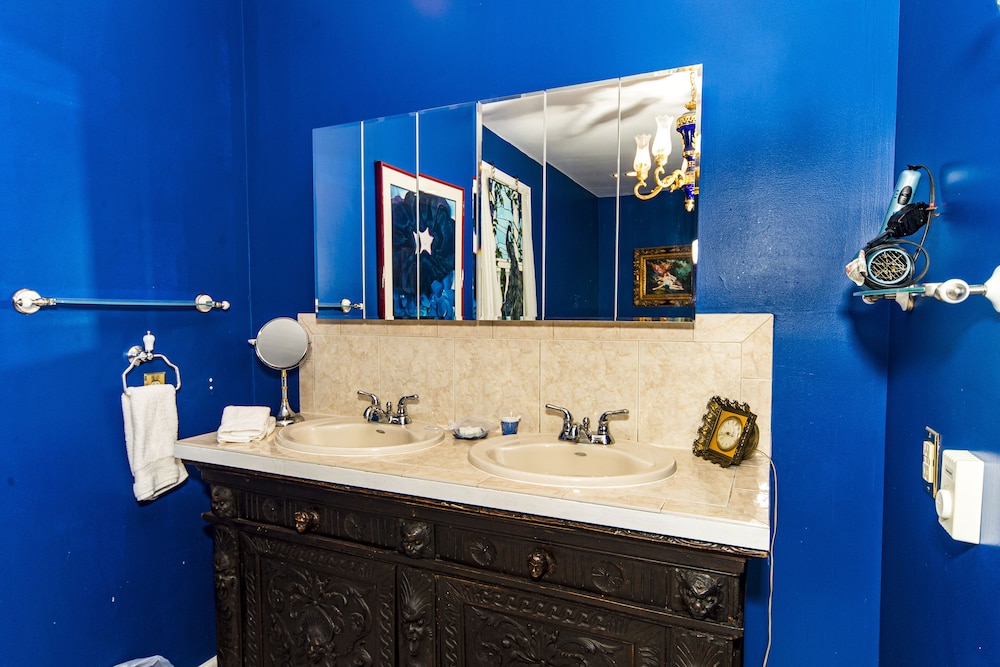 Stone Manor Boutique Inn - Property Image 42