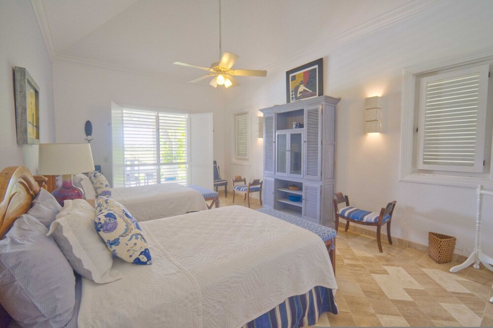 Ocean View Villa Just Minutes From Private Beaches
