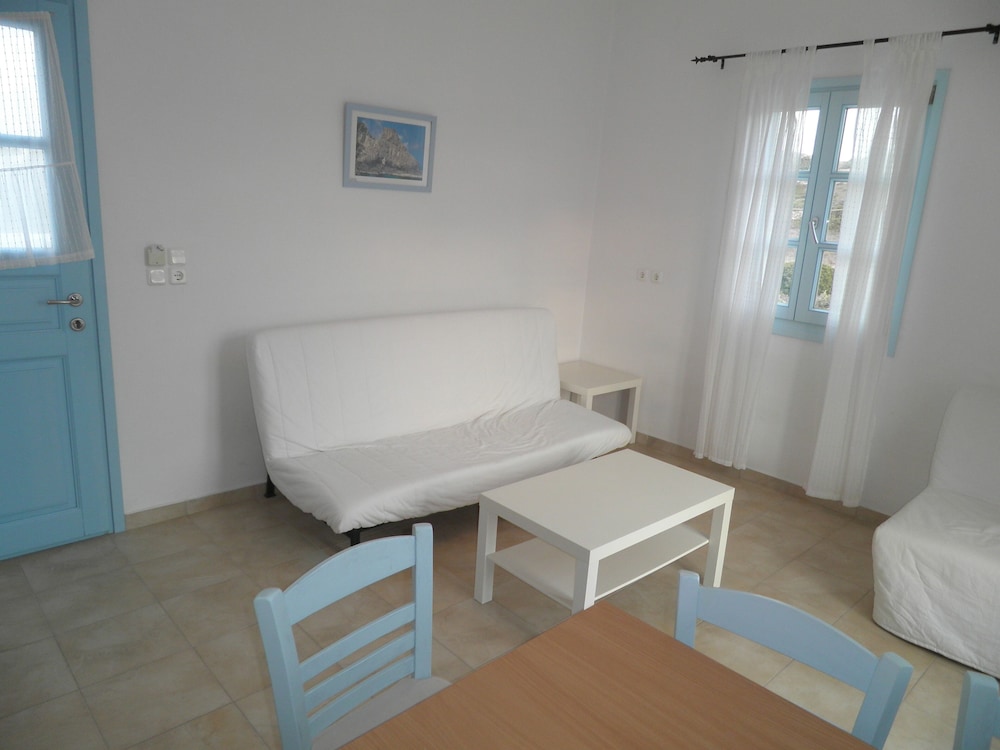 Kavalieros Studios - Property Image 2