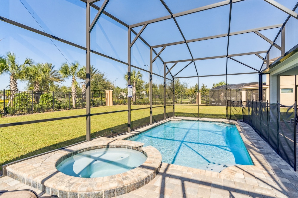 Elegant 9-bedroom Villa Close To Disney! 9 Villa by RedAwning - Image 3