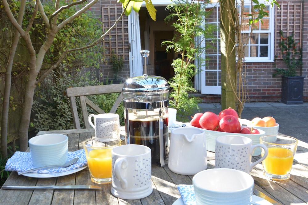 Pebble Beach Cottage, Aldeburgh