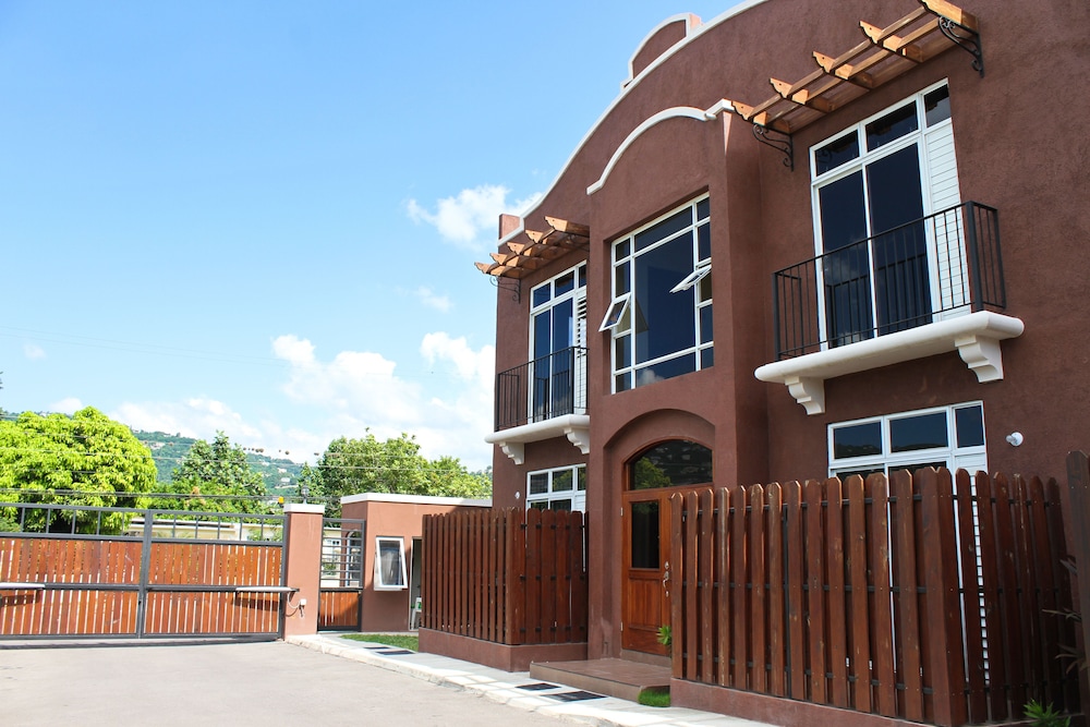 Eclipse Suite Guest Apartments