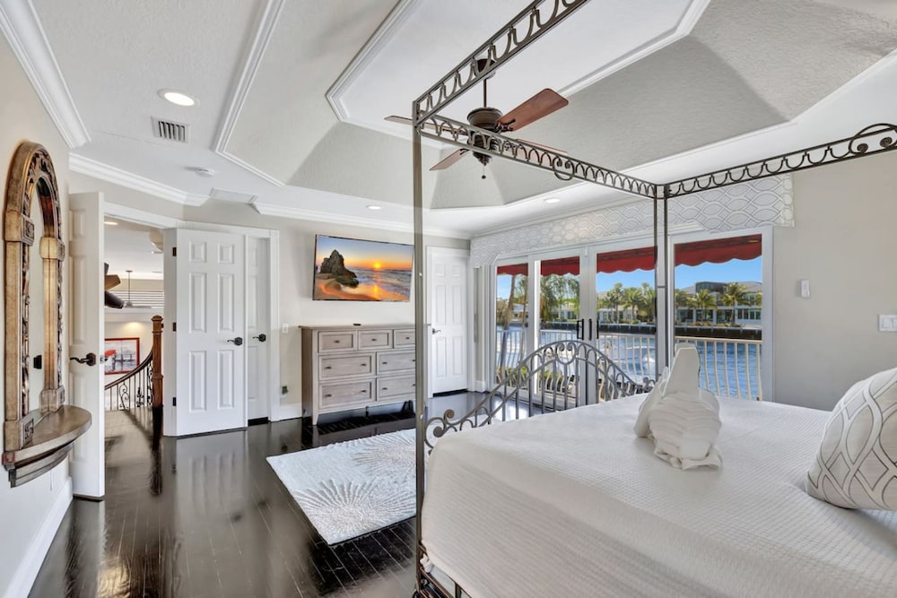 Serenity Villa Water Front