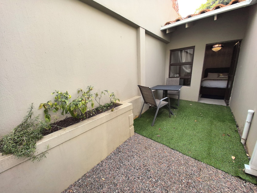 Bryanston Palms Accommodation