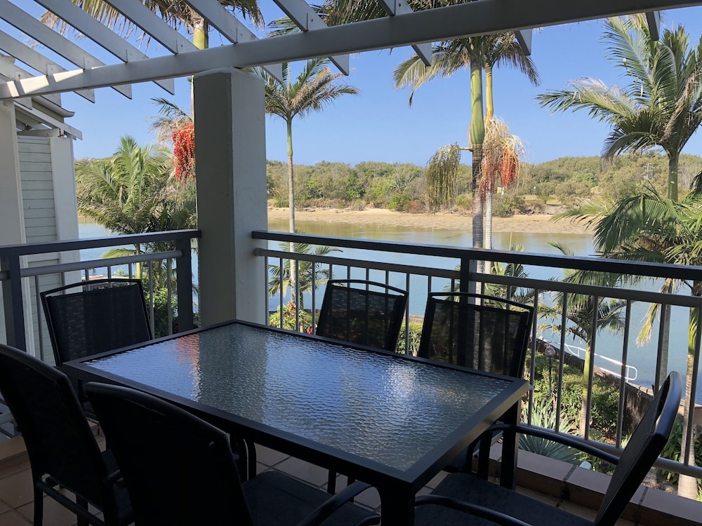 Sunrise Cove Holiday Apartments