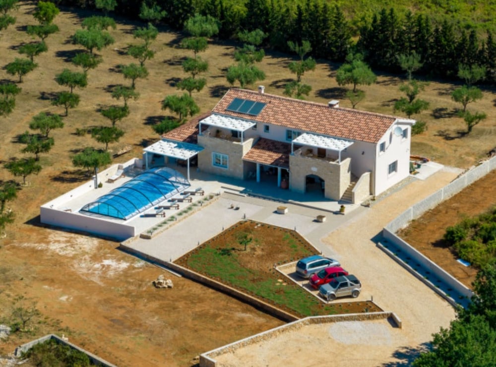Rustic Villa Perosa With Heated Pool