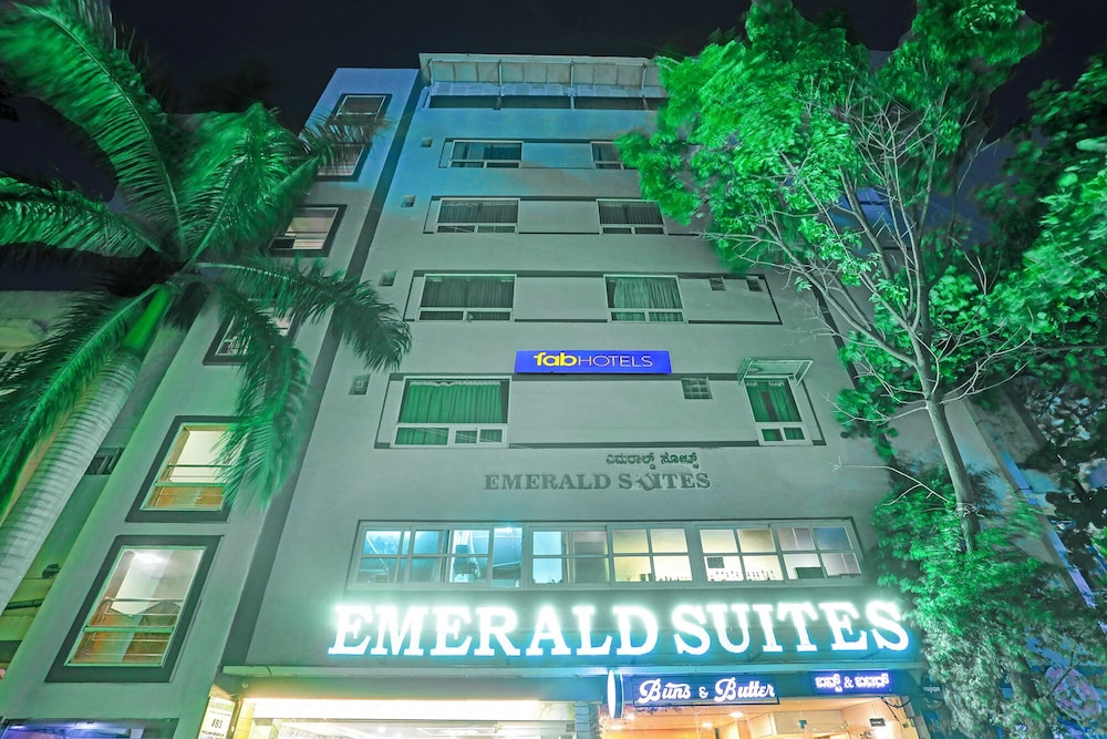 FabHotel Emerald Suites - Near MG Road Metro Station