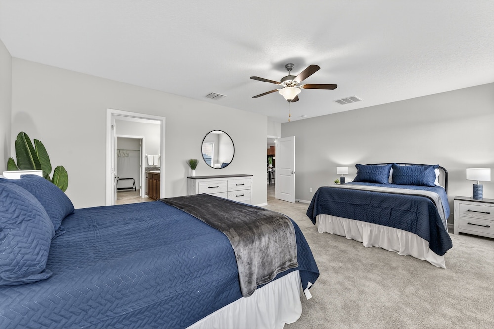 Spacious Getaway Near Apollo Beach 5 Bedroom Home