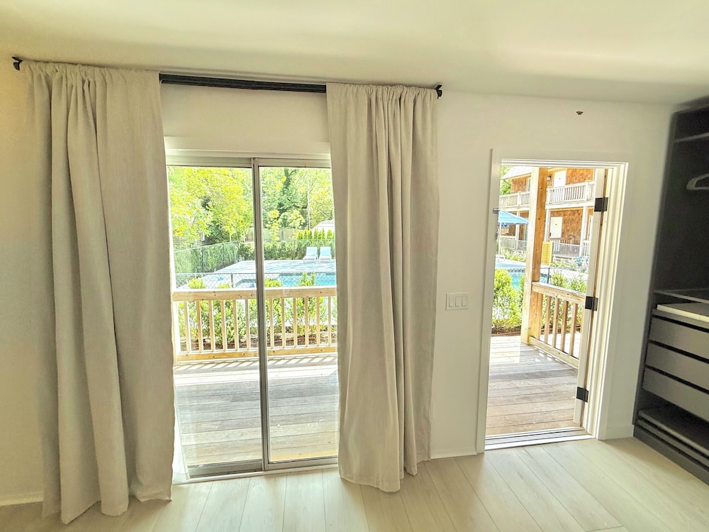 Wainscott Woods Retreat