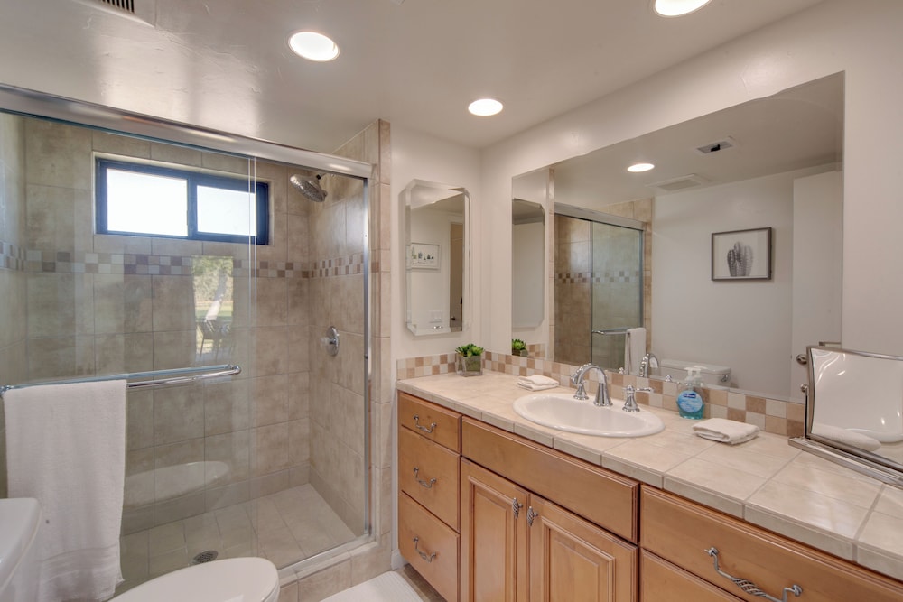 Pet-friendly Stay w/ Patio in Palm Desert Resort!