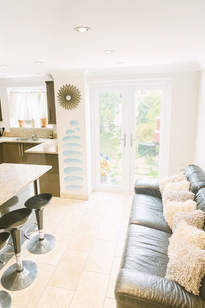 Home At City AirPort Excel EastLondon UN