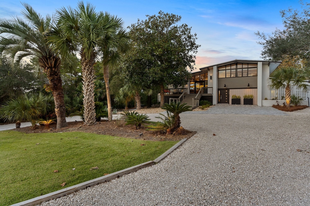 30A Florida Flashback by Avantstay Private Pool Golf Cart 3 Blocks to Beach