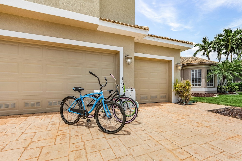 Spacious Canalfront Oasis w/ Pool Hot Tub! - Property Image 14