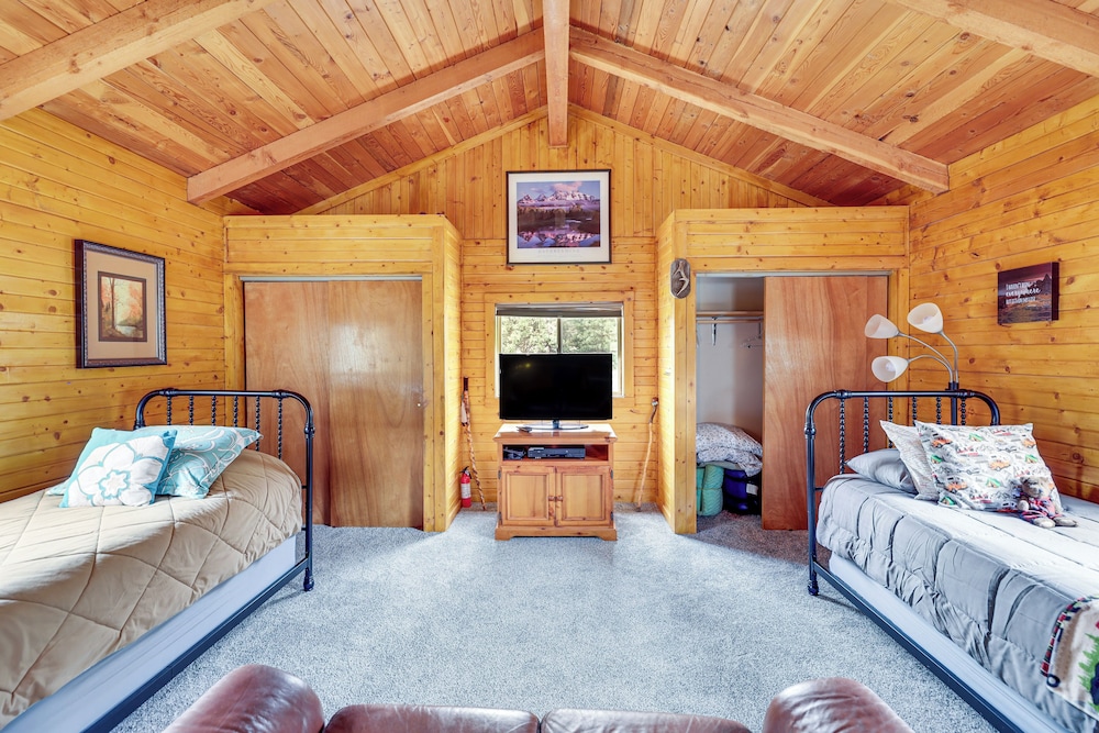 Cabin on Little Salmon River ~ 10 Mi to Riggins!