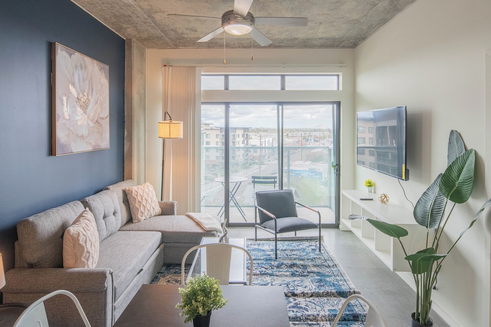 ROVE LIVING/KL - Roosevelt Point
