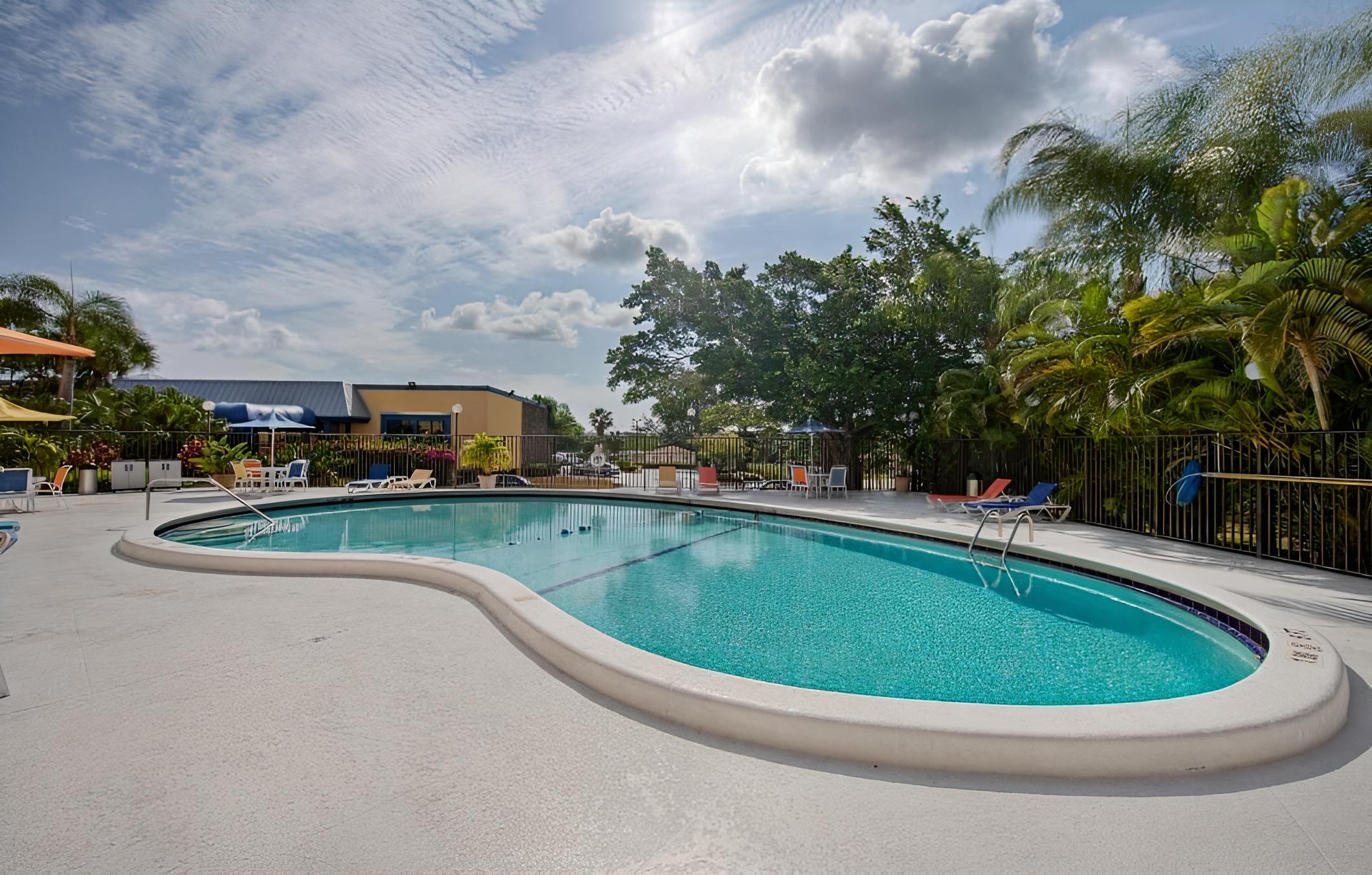 swimming pool