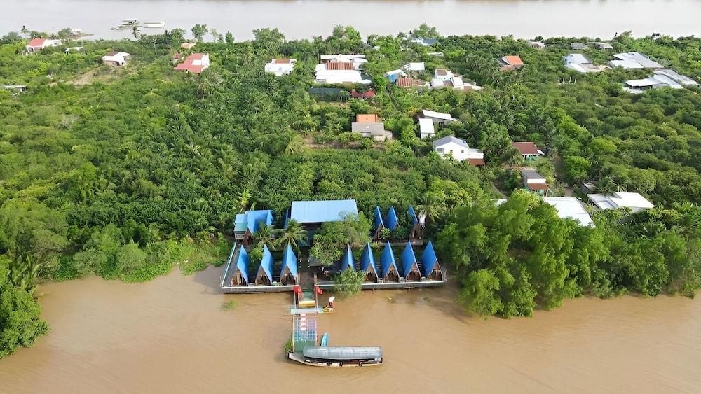 Cồn Phụng Retreats Mekong - Nature Island with Free Boat Shuttle & Fishing