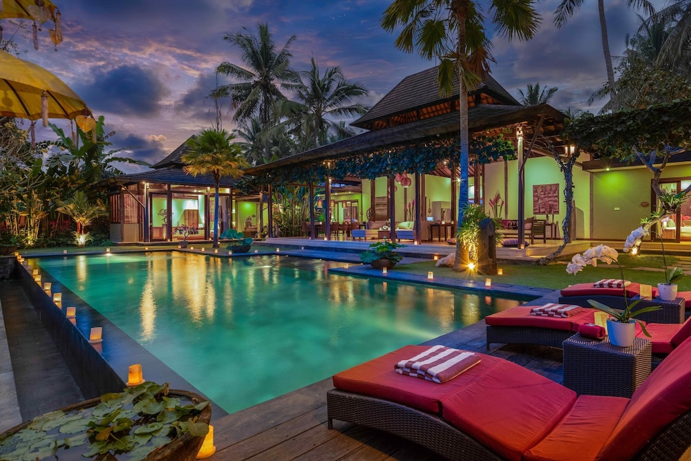 Villa Crystal Castle