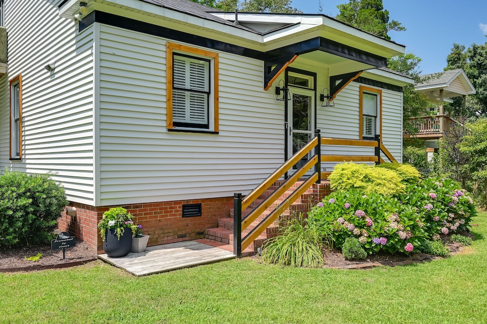 Pamlico River Vacation Rental w/ Deck & Fire Pit