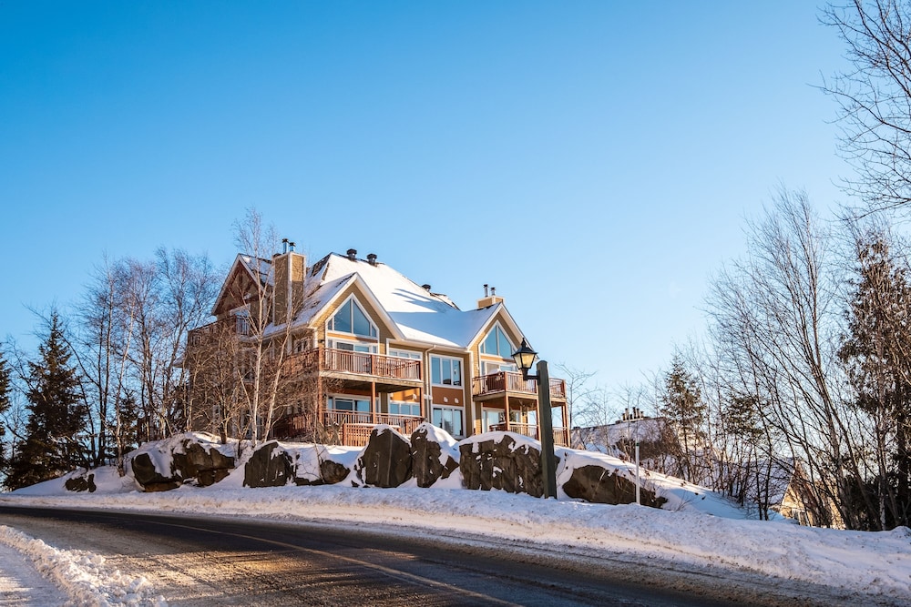 Les Haut Bois Condominiums -RVMT