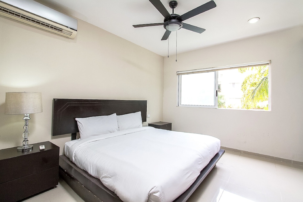Sabbia Dowtown Condos by Mikitito Rentals