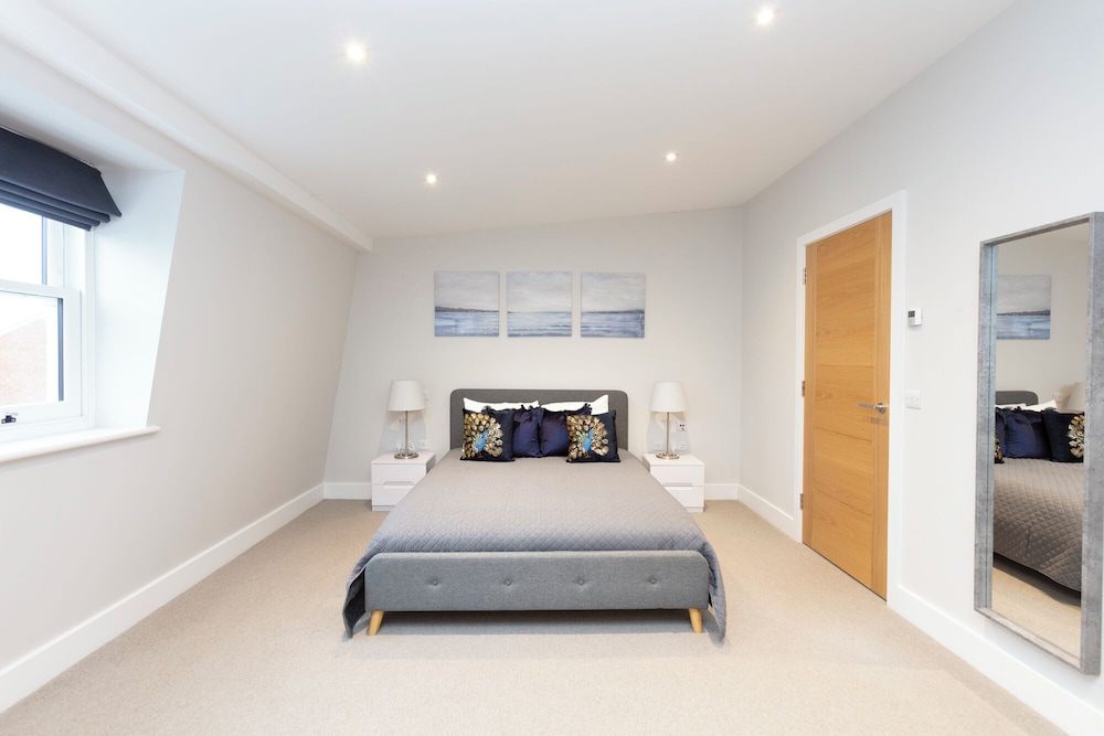 Stunning Central Windsor Town House