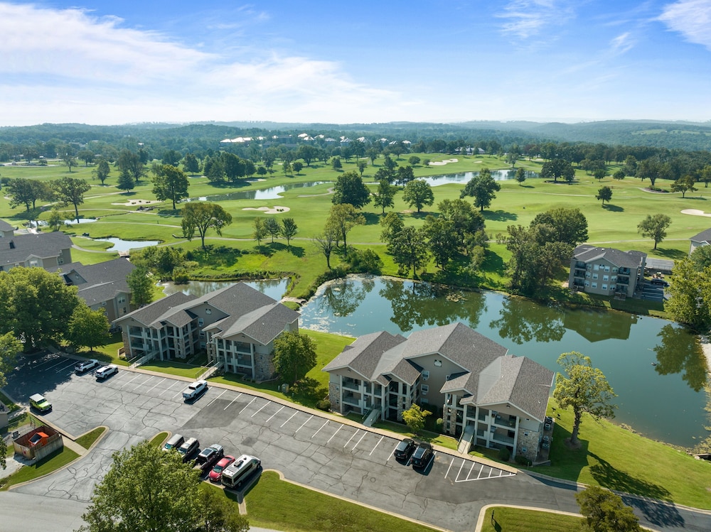 Carefree Getaways 2 Bedroom Condo by RedAwning