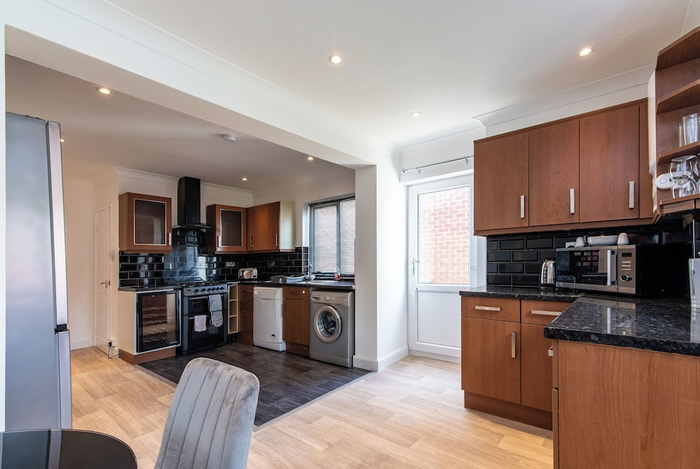 Bramcote House