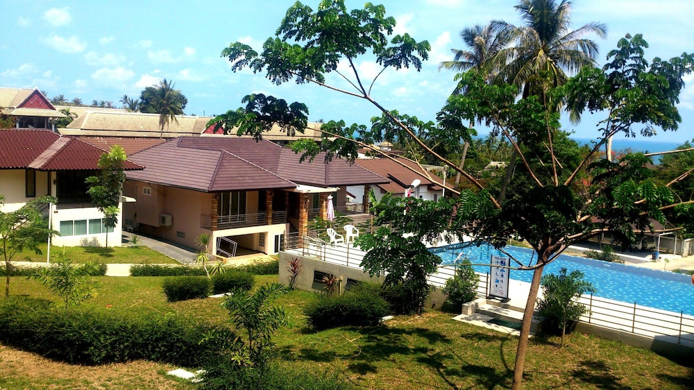 The W Villa