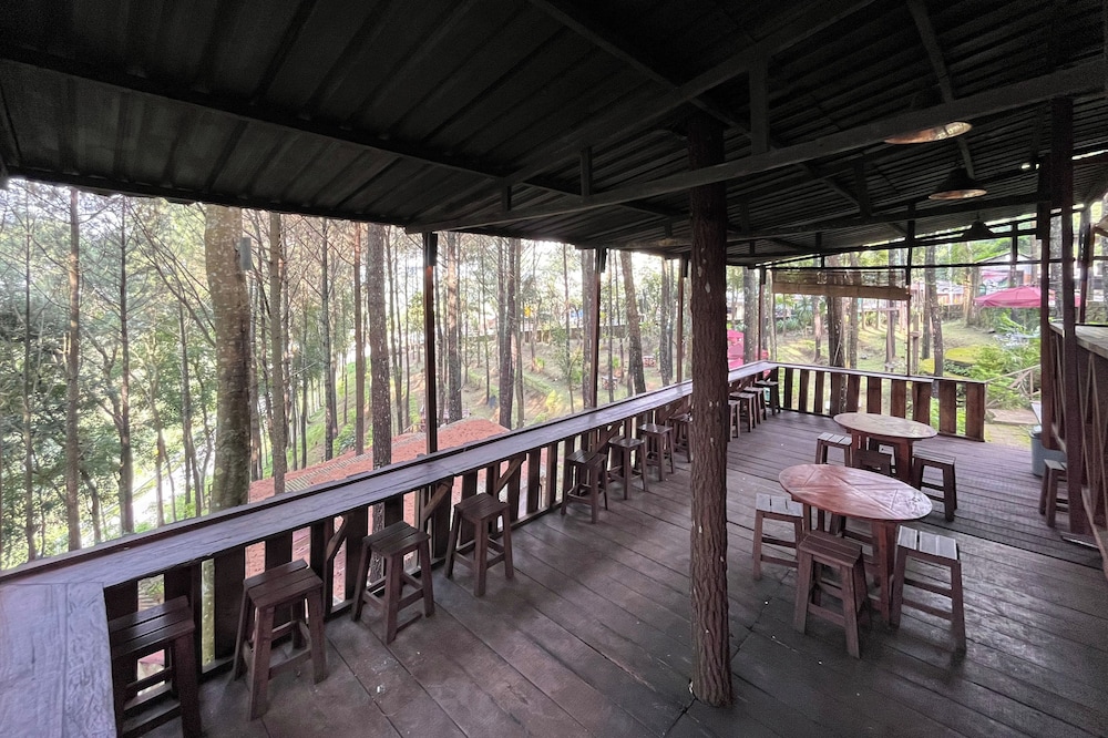 Alas Pacet by TwoSpaces Mojokerto
