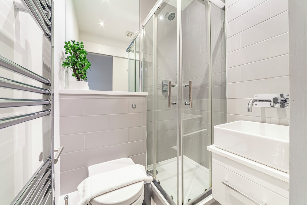 The Old Street Luxury Flat into 3 Bed Apartment in Old Street