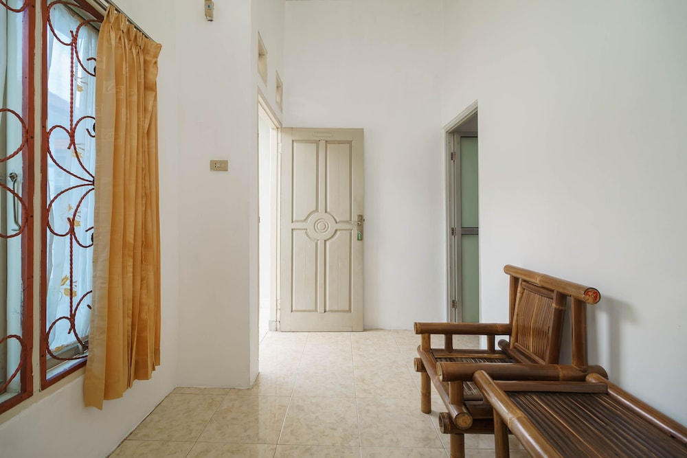 RedDoorz near Watervang Lubuk Linggau 2 view 5