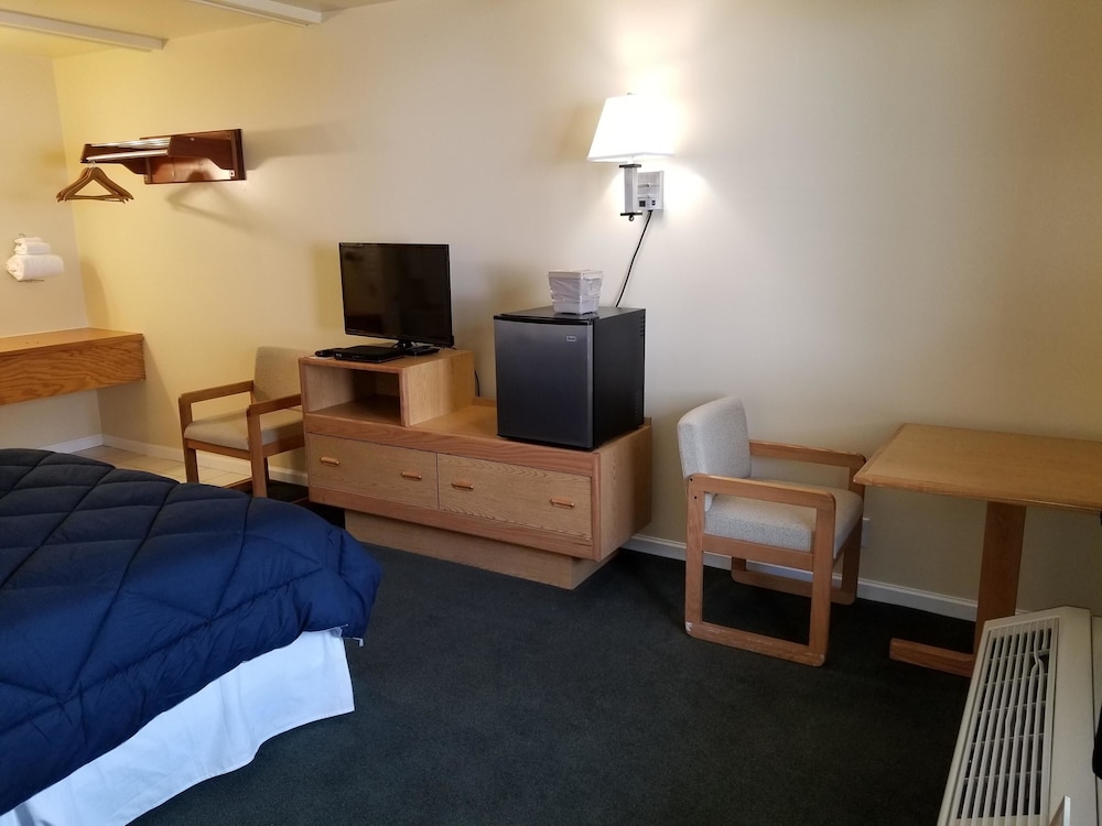 Captain's Quarters Motel - Property Image 48