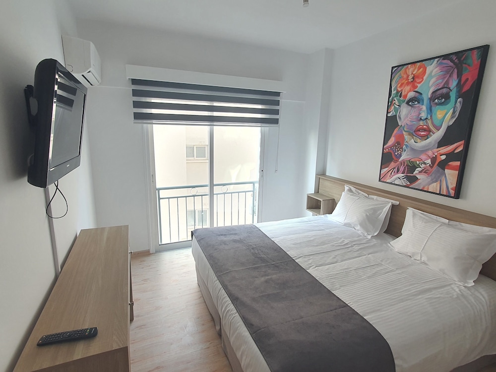 LARNACA BAY SUITES