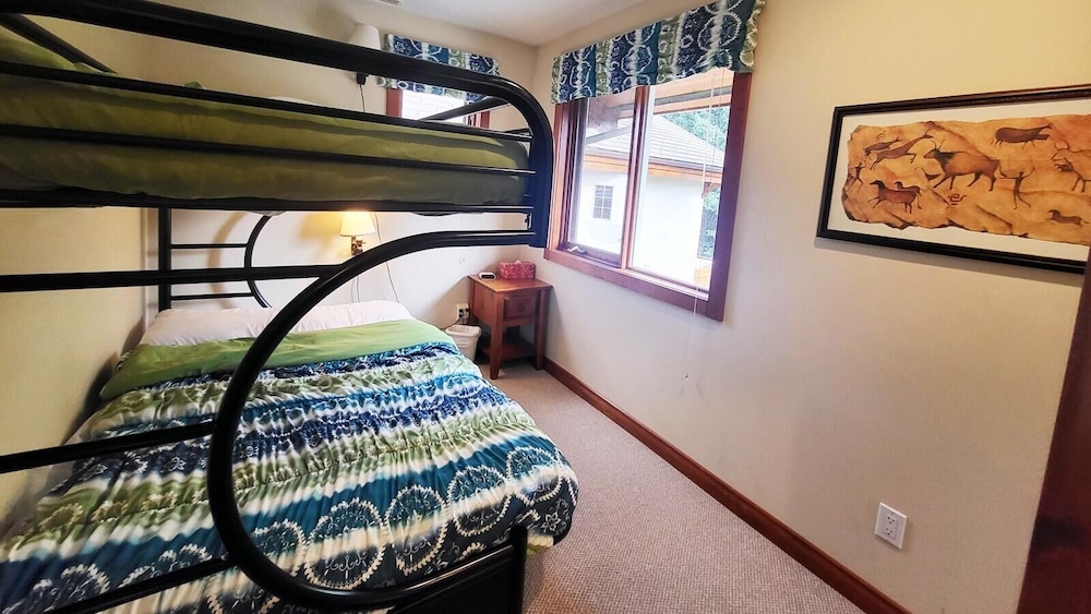 Sun Peaks Vacations - Timberline Village 46 4 Bedroom Home - Property Image 26