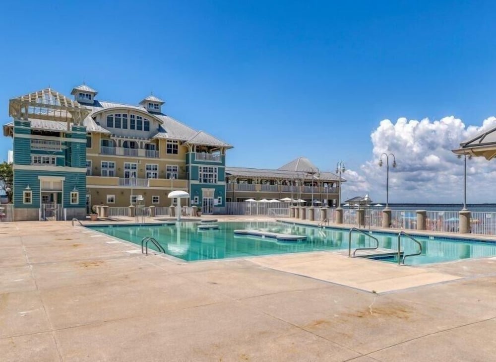 Sunset Island - 39 Fountain Drive West 3f 3 Bedroom Condo