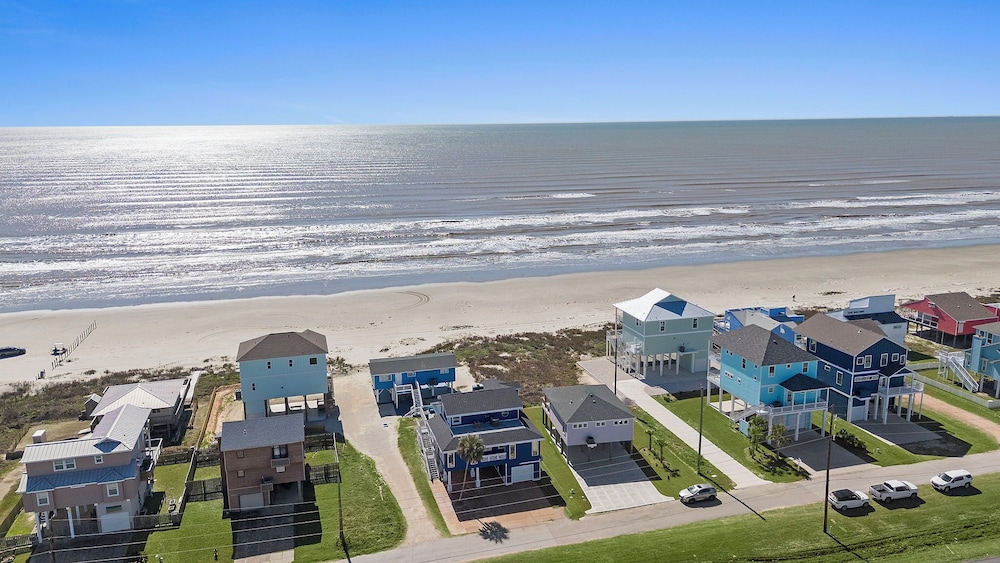 Captain's Manor by Ryson Vacation Rentals