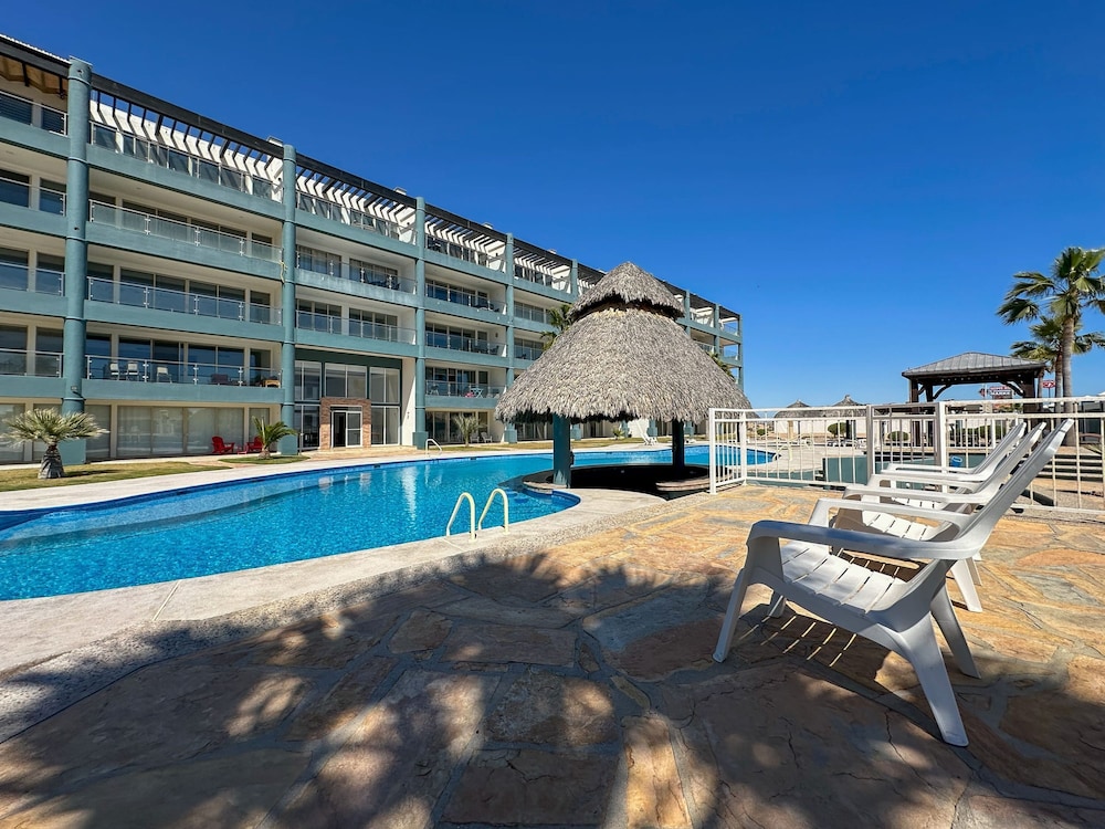 Upscale Ocean View Condo Close to it all Great