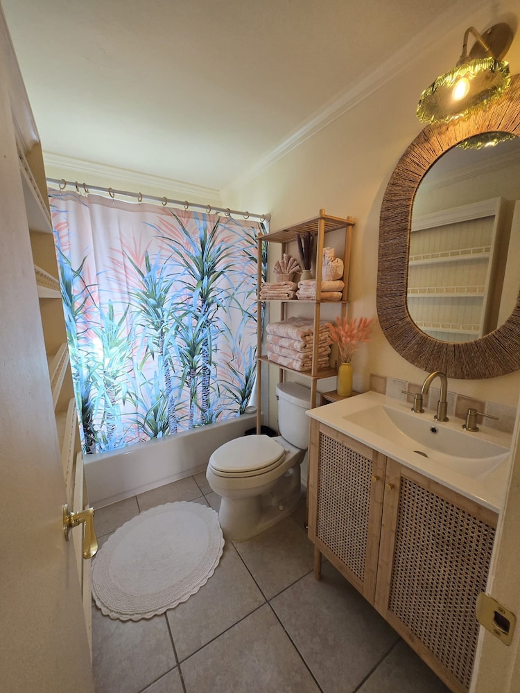 Brand New Coral Reef Suite Located in Paradise Island Estate