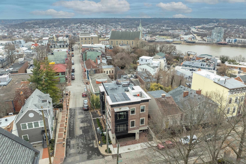 Mt. Adams Nest Studio for 2