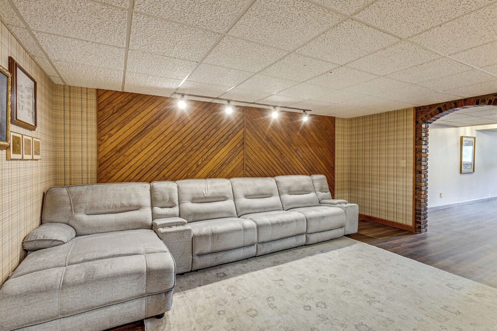 Pool, Lake & Patio: Sweeping De Soto Estate