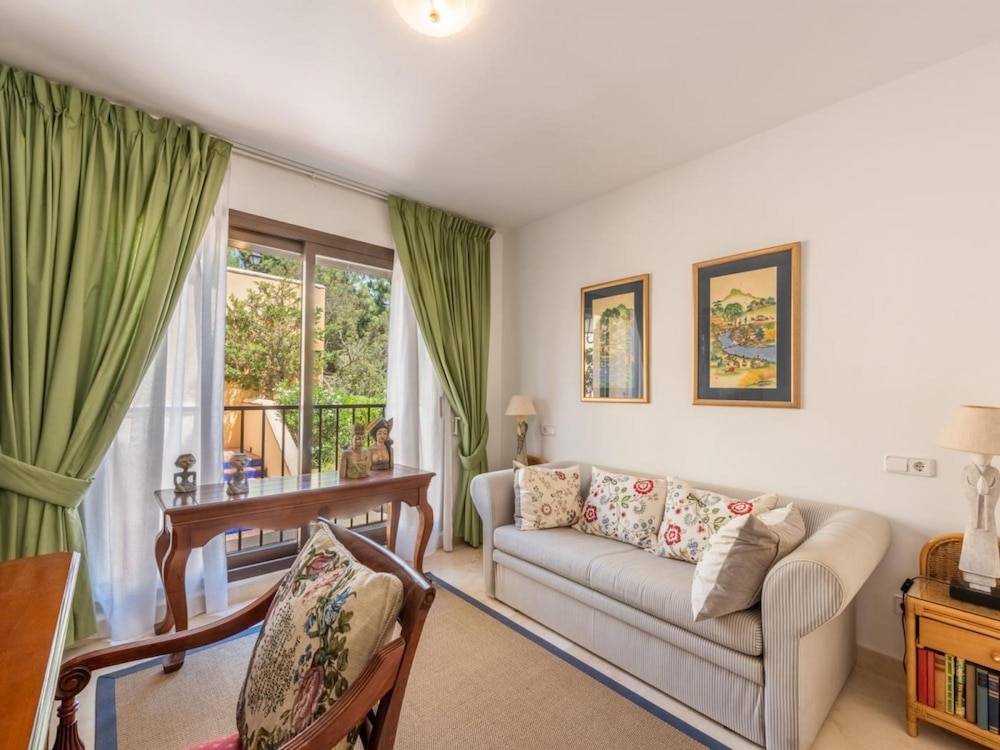 Los Pinos 3 Bedroom Apartment in Los Arqueros