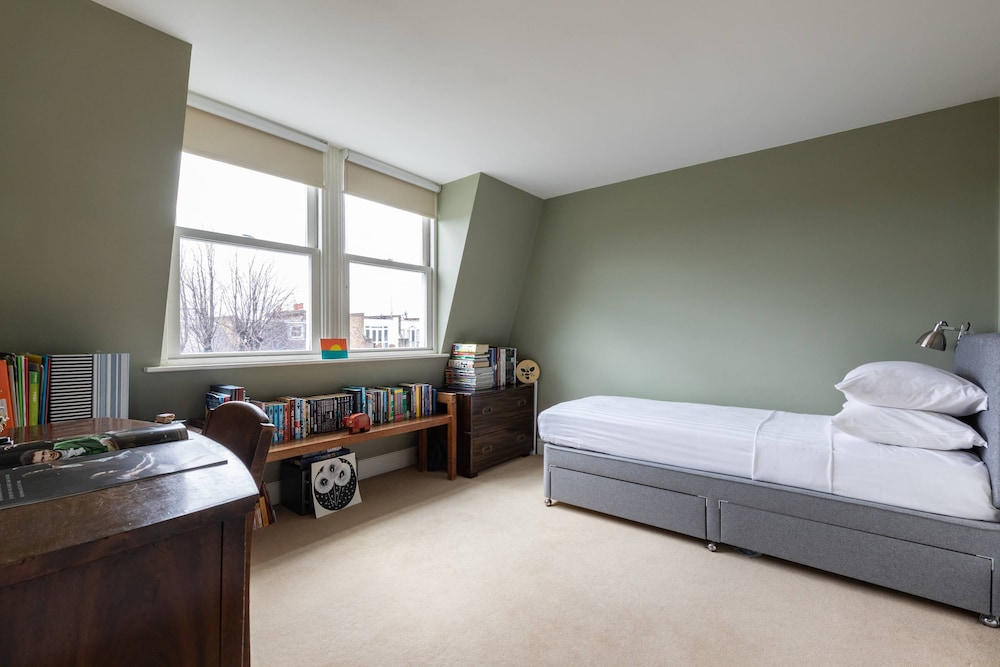 Poplar Grove II by Onefinestay
