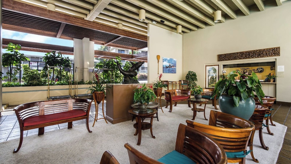 Stunning Top Floor Ocean Front Condo AC & Wifi
