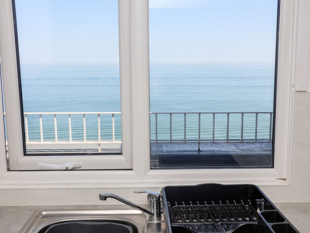 8 Seaview @ Bridlington Bay