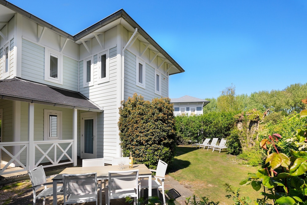 Restyled Villa Near 6 km From the Beach