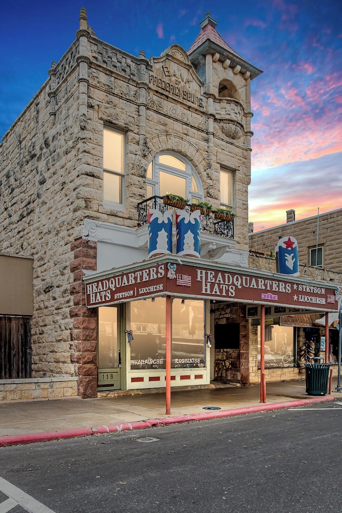 The Bank on Main St - Downtown Escape Featuring a Deck W/main St Views!