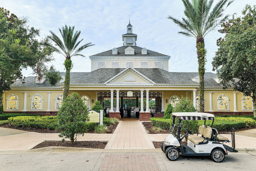 8 Mi to Disney: Pet-friendly Apt w/ Resort Perks