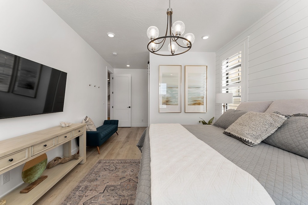 Sandy Beach Estate by RedAwning view 3