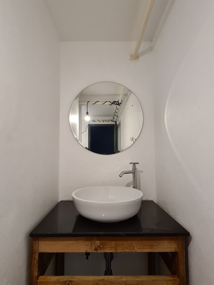 Hand Hotel